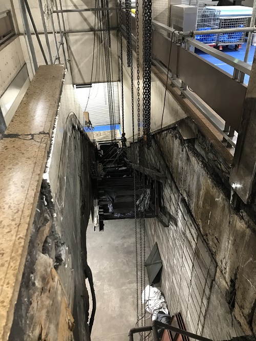 エスカレーター解体撤去工事